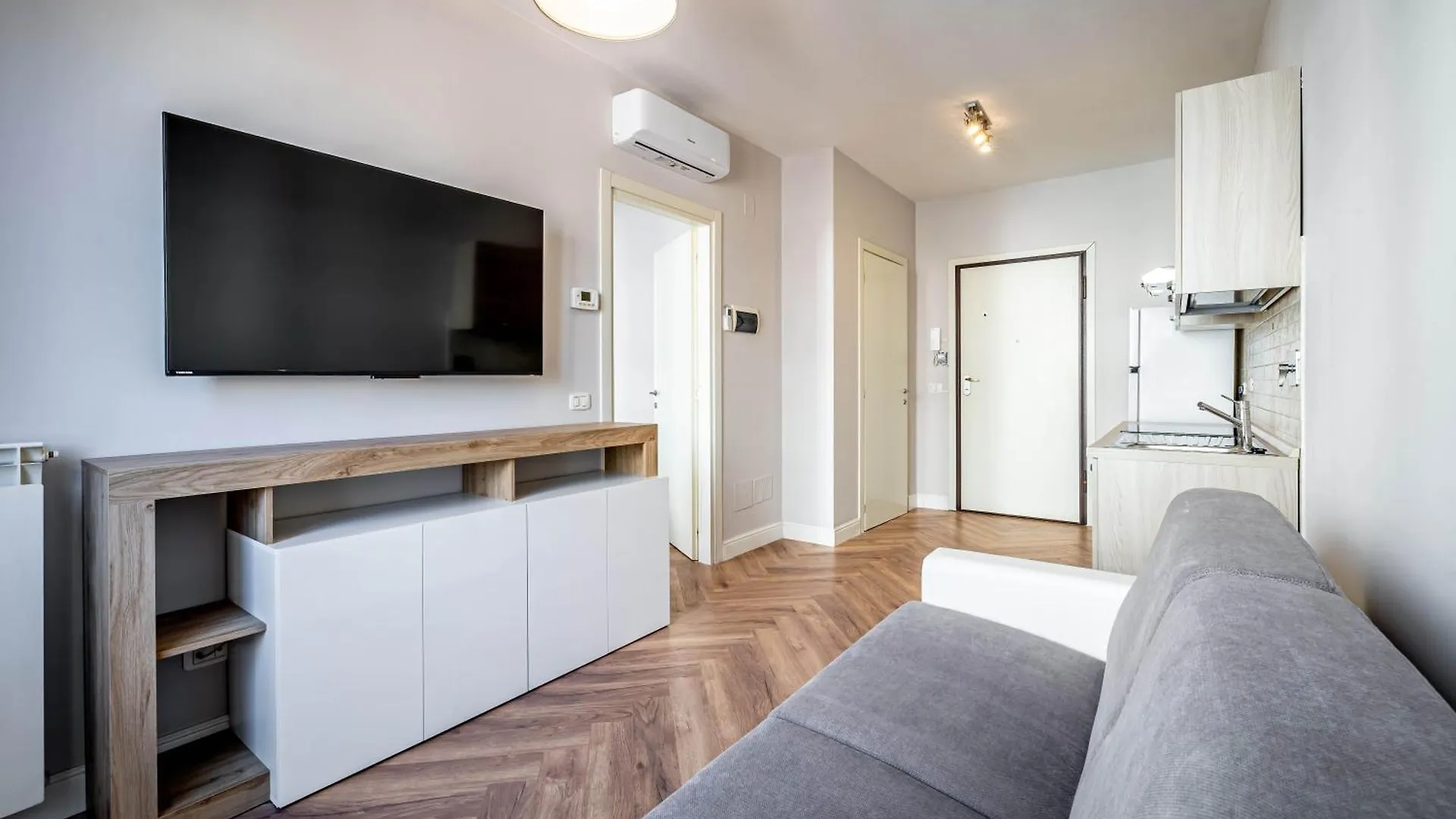 Yid Quiet Apartment With Parking Florence 0*,