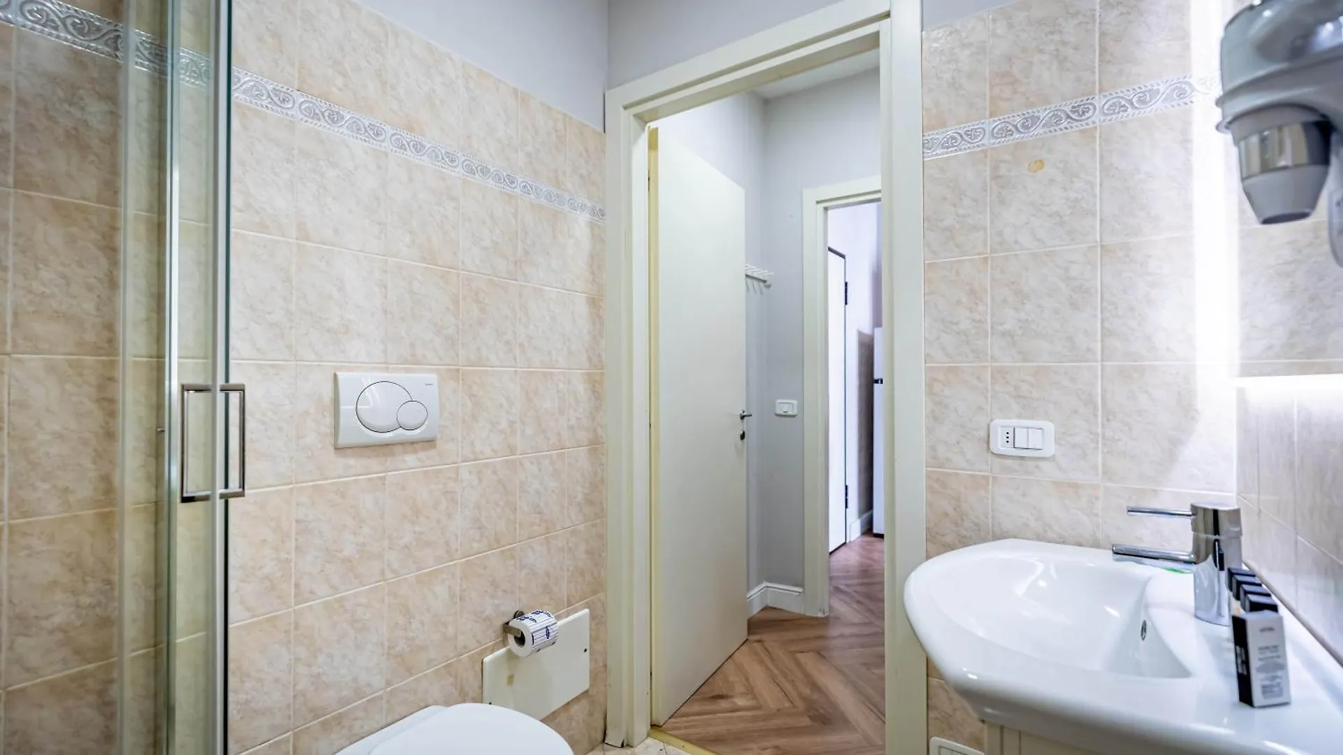 Yid Quiet Apartment With Parking Florence