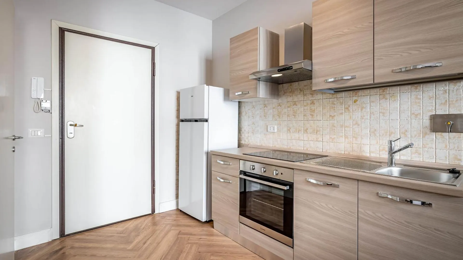 Yid Quiet Apartment With Parking Florence 0*,